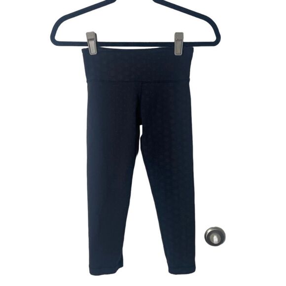 Lululemon SZ 2 black dot cropped leggings - Picture 1 of 4